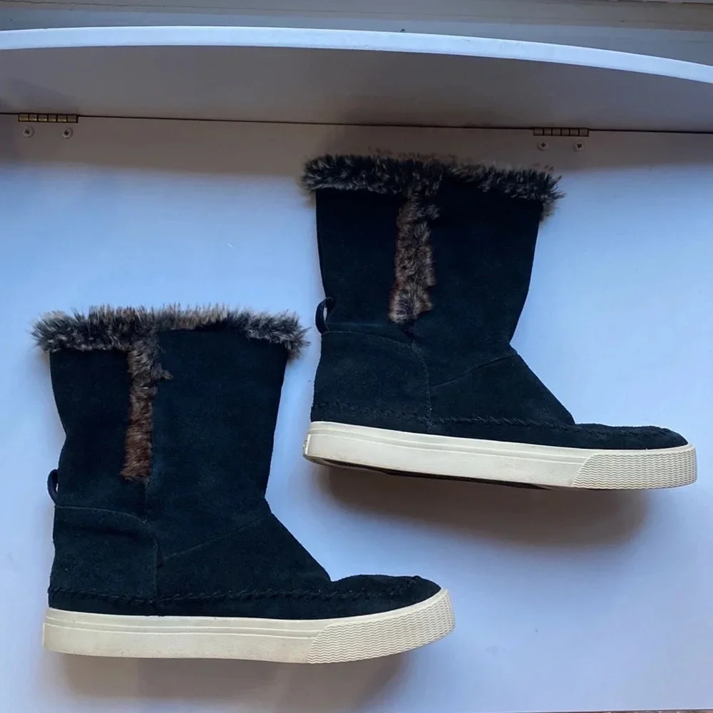 TOMS‎ Vista Boots Size 8 Black Suede Faux Fur PullOn Winter Mid Calf Comfort